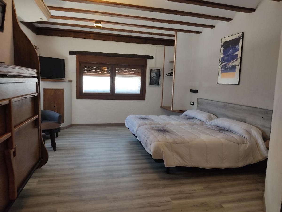 Hostal Suetxe Los Arcos Εξωτερικό φωτογραφία