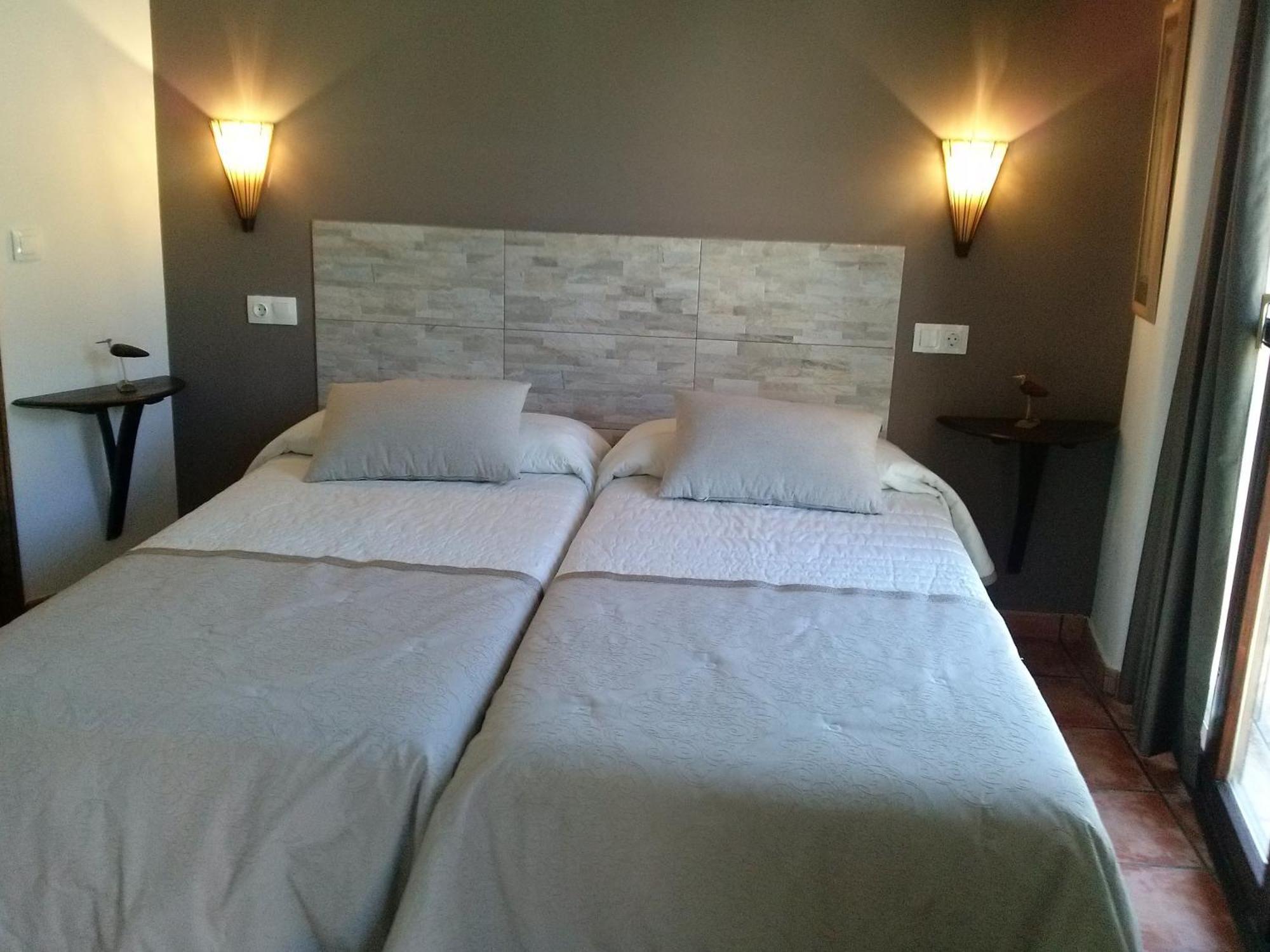 Hostal Suetxe Los Arcos Εξωτερικό φωτογραφία